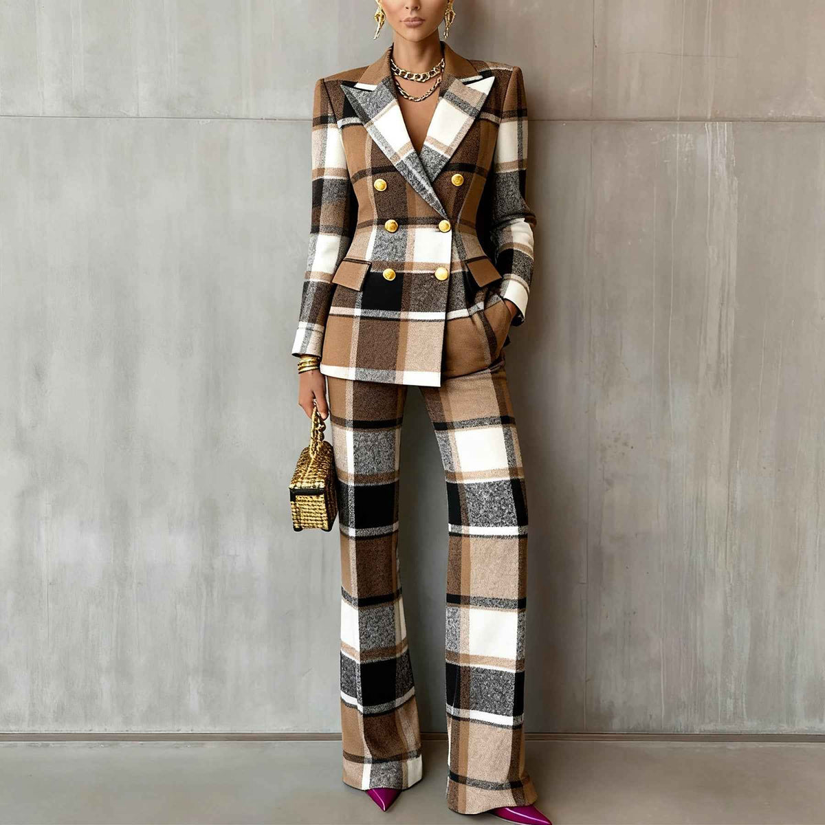 Transformez Votre Style avec le Costume à Carreaux pour Femme